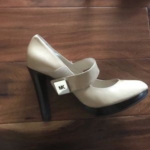 Cream Michael Kors Pump Size 8.5